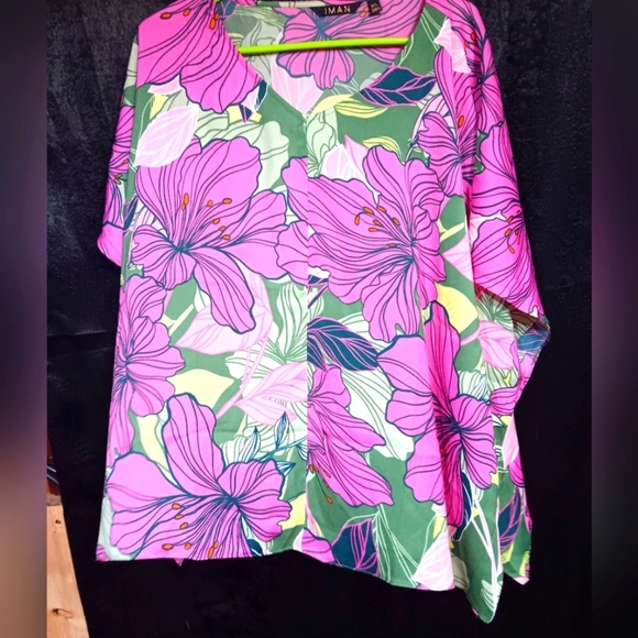 IMAN Tops - Pink floral Iman size M/L blouse
